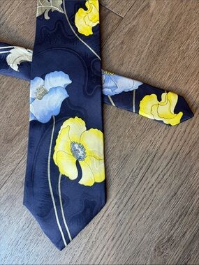 Vintage Leonard Paris Men's Floral Italian Silk Tie in Navy Blue and Yellow